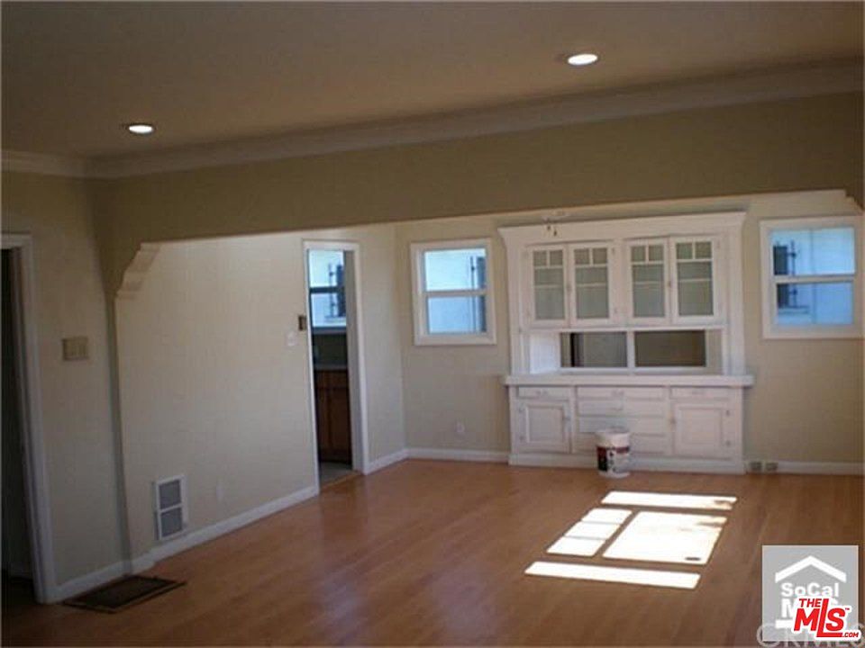2nd image of 3512 9th Ave