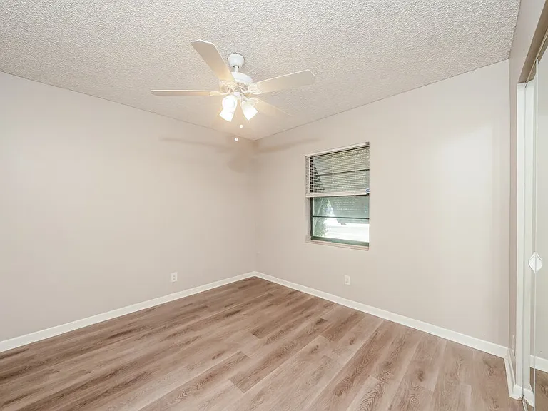 9732 Saddlebrook Dr — Photo 10
