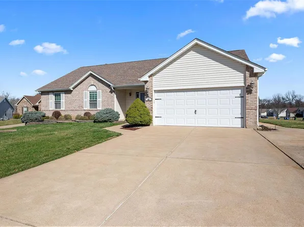 40 White Cedar Ct, Saint Charles, MO 63304