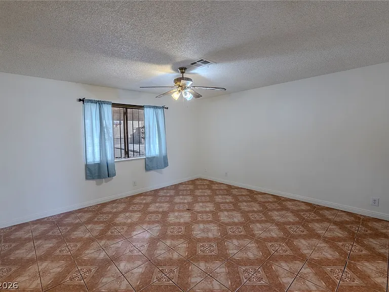 1866 Ludington Ave — Photo 19