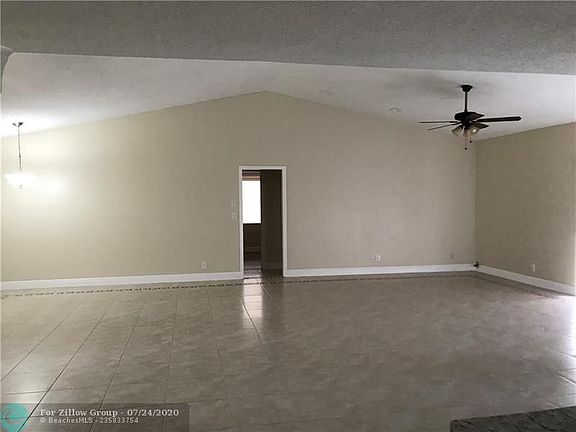 4th image of 477 NW 113th Ter