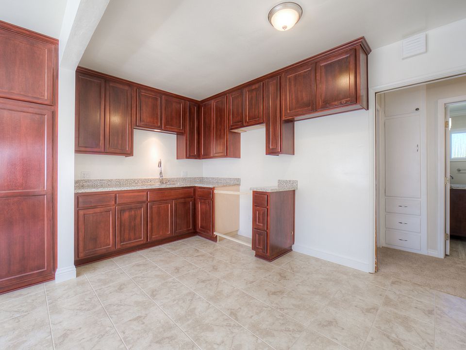 1st image of 1467 N Banning Blvd