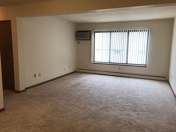 4th image of 1135 Michigan Ave E APT 8