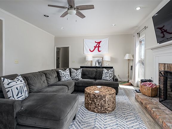 4th image of 1027 Myrtlewood Dr