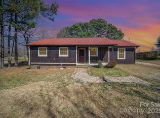 127 Barry Oak Rd, Statesville, NC 28625
