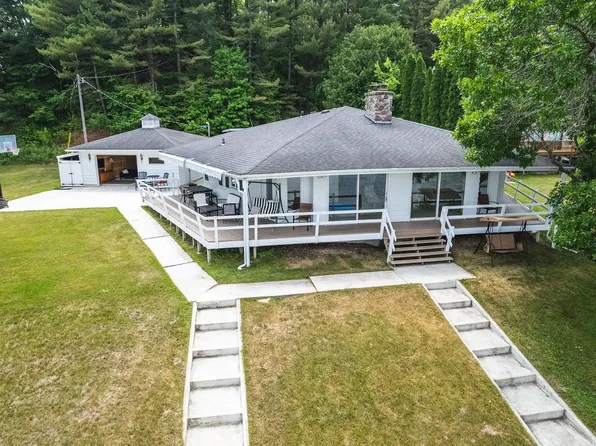 S1156 W Redstone Dr, La Valle, WI 53941