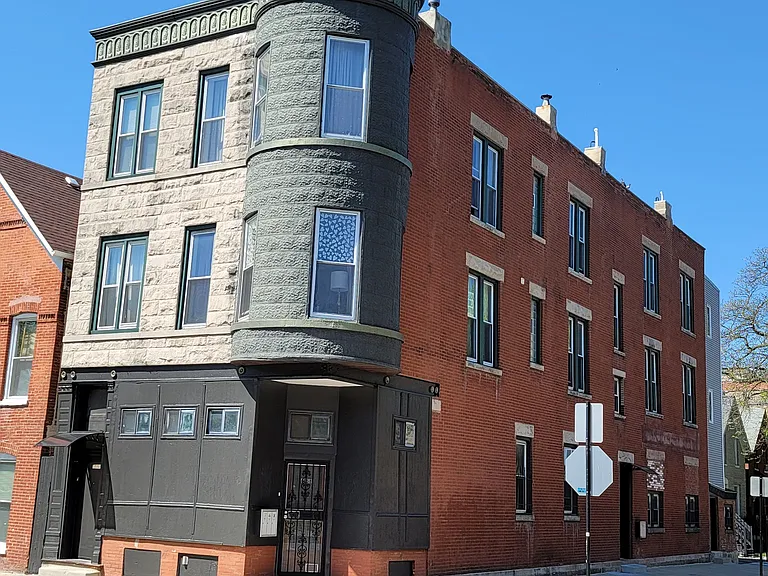 1058 N Rockwell St #2F — Photo 10