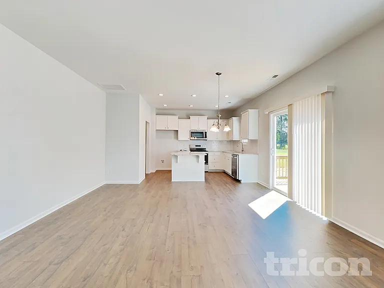 181 Brisbane Dr — Photo 4