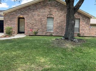1203 Bayou Dr, Alvin, TX 77511