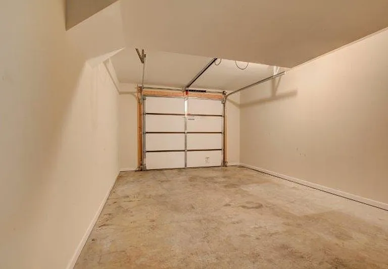 1720A Thistlewood Dr — Photo 14