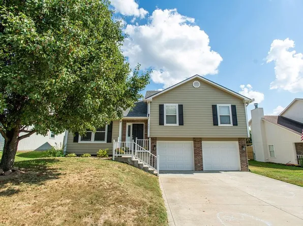 207 Summer Pl, Warrensburg, MO 64093