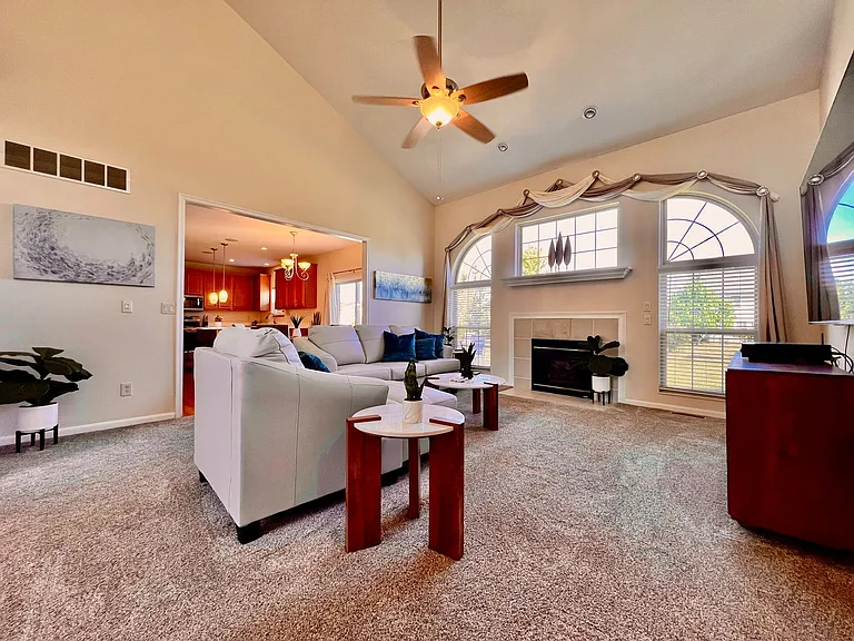 6608 Rosemont Ln — Photo 33