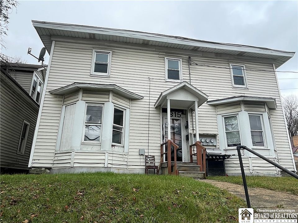 1st image of 815 E 2nd St