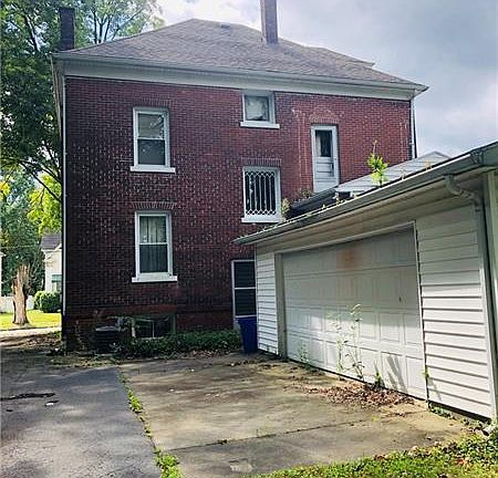 2nd image of 225 E Edgewood Ave