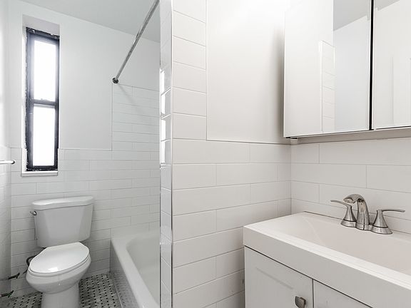 5th image of 135 Clarkson Ave APT B3