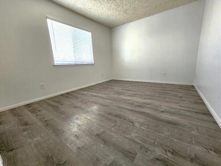 16518 Avalon Ave #2 — Photo 4