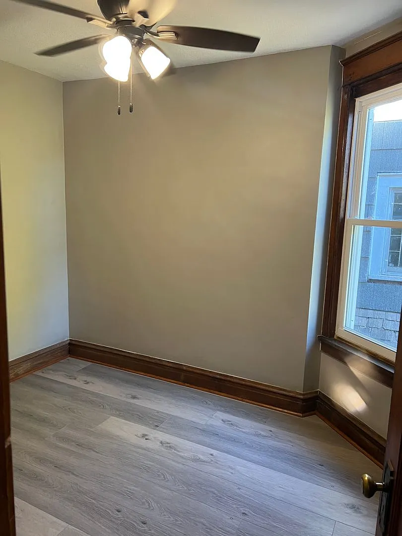 1421 MAIN 1-4 — Photo 4
