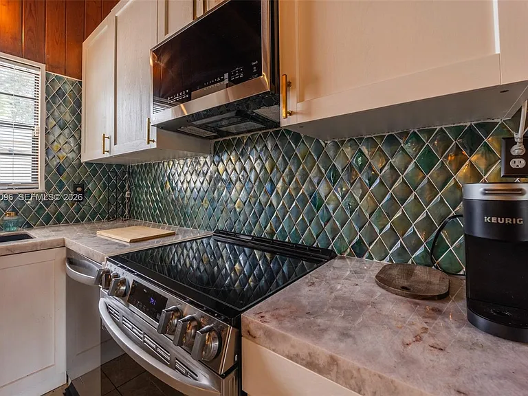 301 SW 69th Ave — Photo 44