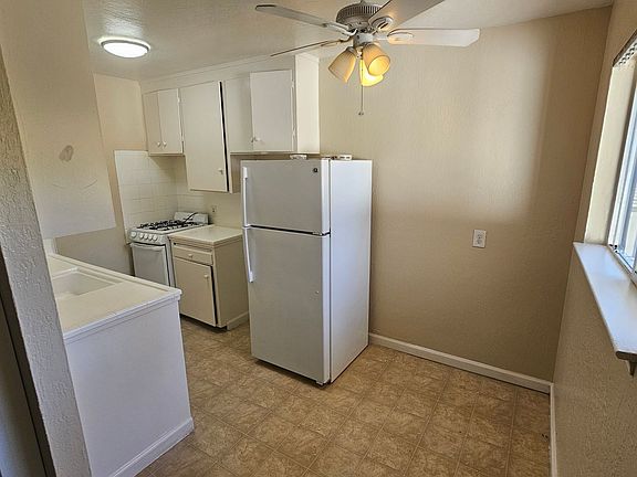 4th image of 121 N 8th St APT 9