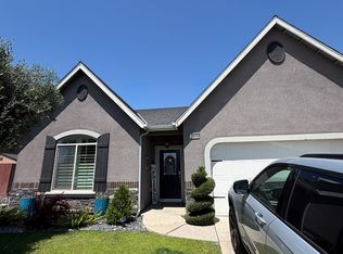 6674 W Hailey Dr, Fresno, CA 93722