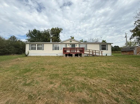 211 W Holmes St, Newark, MO 63458