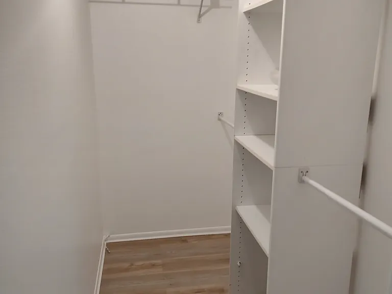 Walking closet