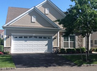 14 Philips Ct, Mount Sinai, NY 11766