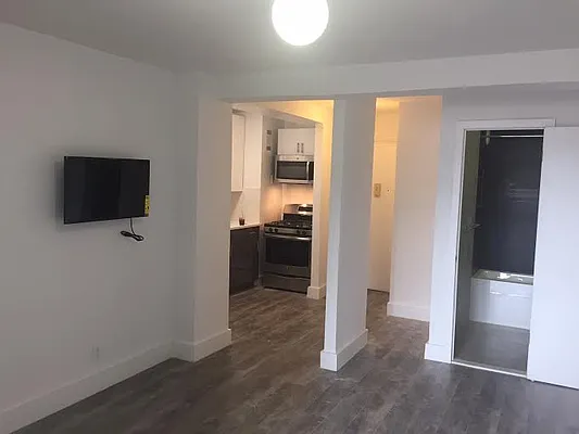 Rented by Reliance Realty Partners LLC  | media 13