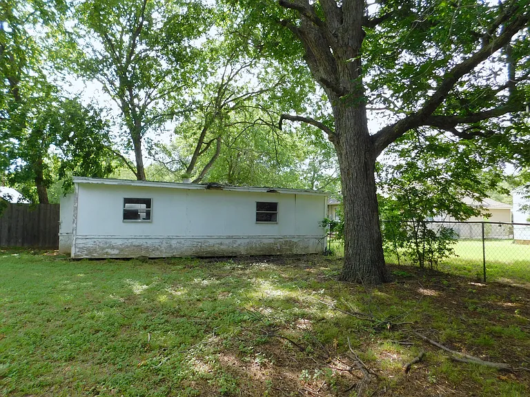 806 Cordell St — Photo 23