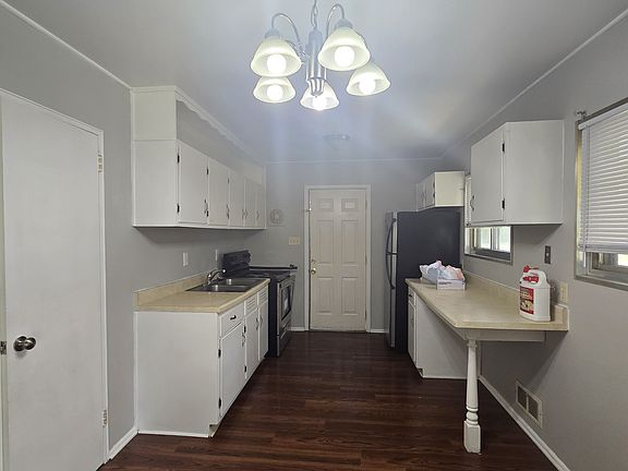 4th image of 1184 Manfeld Dr