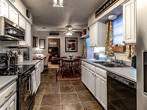 3rd image of 266 E Ridgegate Dr