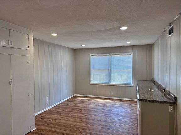 3rd image of 4917 Jerri Ln