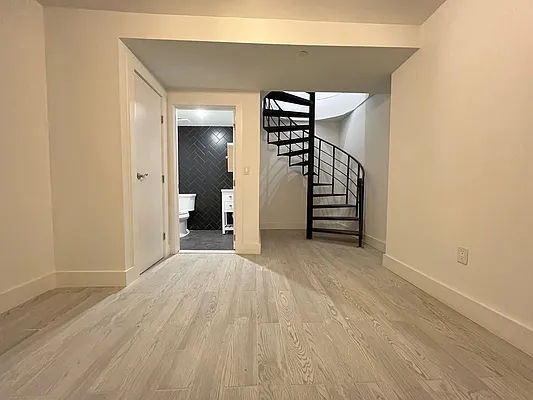 Rented by Yup Realty LLC | media 10