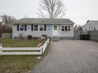 7 Margaret St, Narragansett, RI 02882