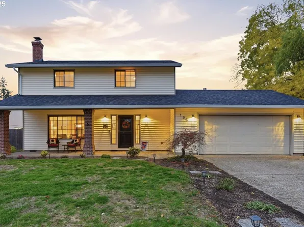 105 W Pinehurst Ct, Newberg, OR 97132