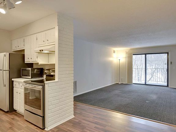 5th image of 4575 80th Street Cir W #105