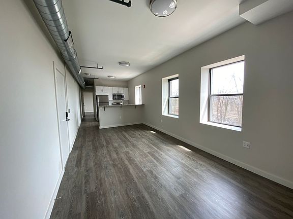 3rd image of 1435 State St #306