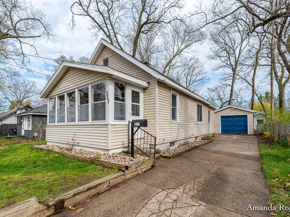 255 Holly St SW, Wyoming, MI 49548