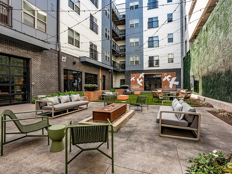 Eastside Heights — Photo 8