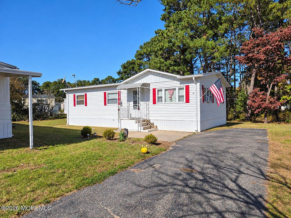 1st image of 10 Raccoon Avenue