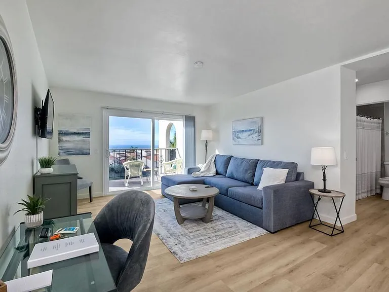 6675 Paseo Del Norte #B — Photo 3