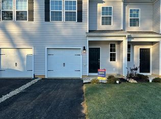 1246 Susan Cir, Breinigsville, PA 18031