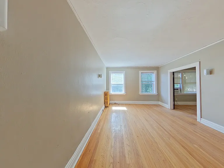 5618 S Grand Blvd — Photo 3