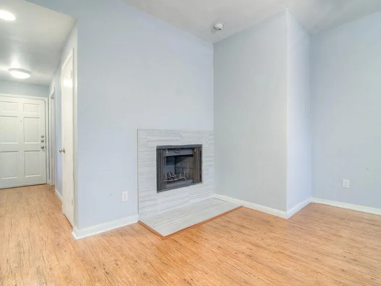 3200 Duval St #105 — Photo 6