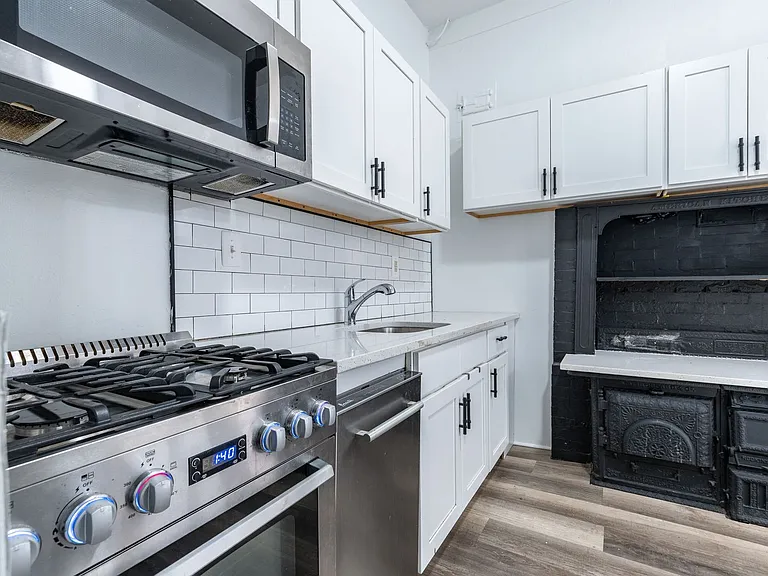 814 N Broad St — Photo 12