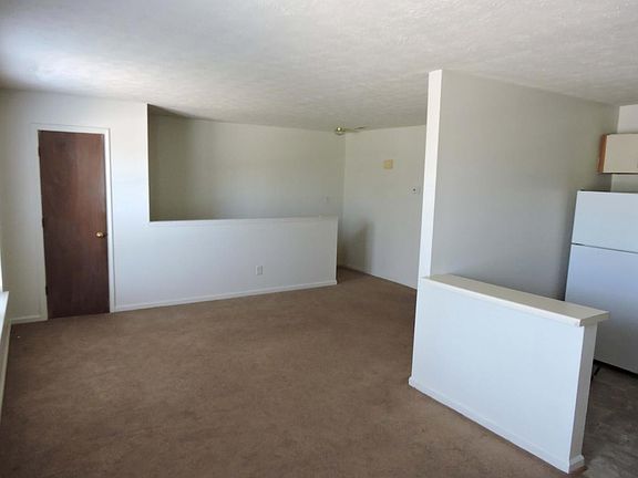 Living room/dining room