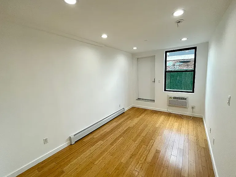 239 Utica Ave #2R — Photo 4