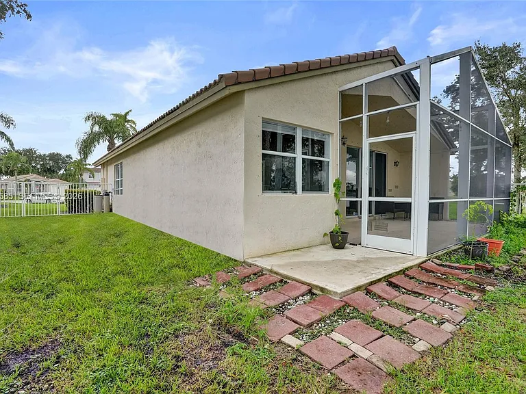 4108 Sapphire Ter — Photo 29
