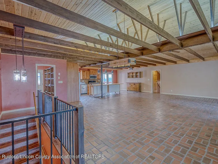 109 Snowcap Dr — Photo 3