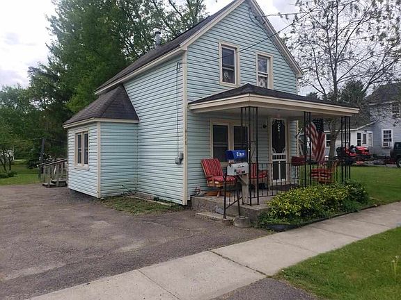 2nd image of 416 Pine St